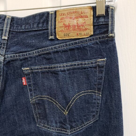 Levi's 501 Jeans Mens 37x30 Blue Cotton Denim Straight Fit Button Fly Distressed - Picture 5 of 11